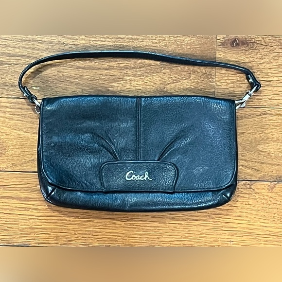 Coach Ashley Black Leather Wristlet Clutch Wallet Preowned - Picture 1 of 9